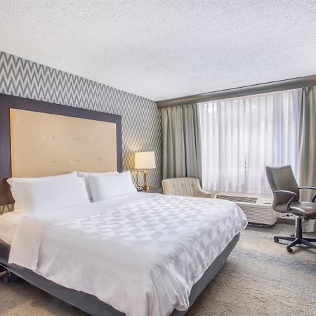 Holiday Inn & Suites Parsippany Fairfield By Ihg Exterior foto