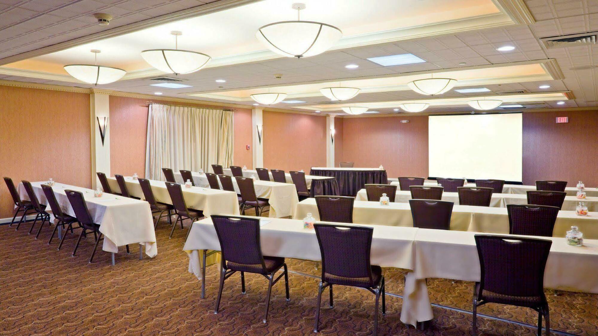 Holiday Inn & Suites Parsippany Fairfield By Ihg Exterior foto